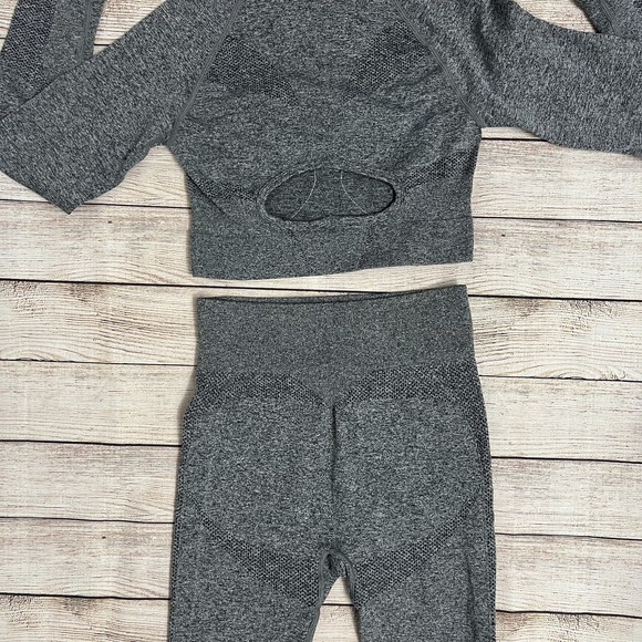 NEW‎ Women's Workout Set 2-Piece Gym Outfit | Crop Top + Leggings | Grey | Small - Picture 6 of 15